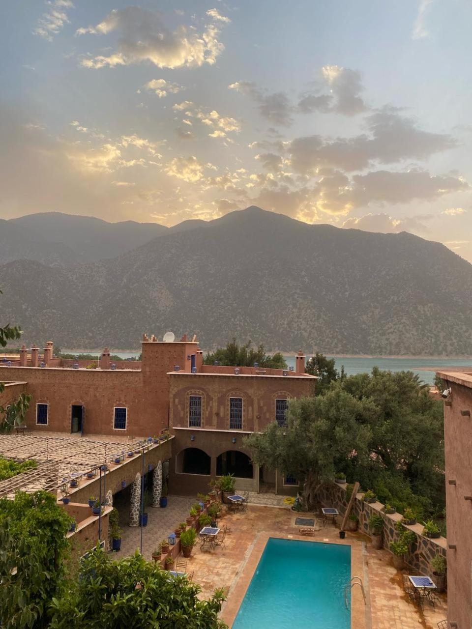 Riad Malak ويرڭان المظهر الخارجي الصورة