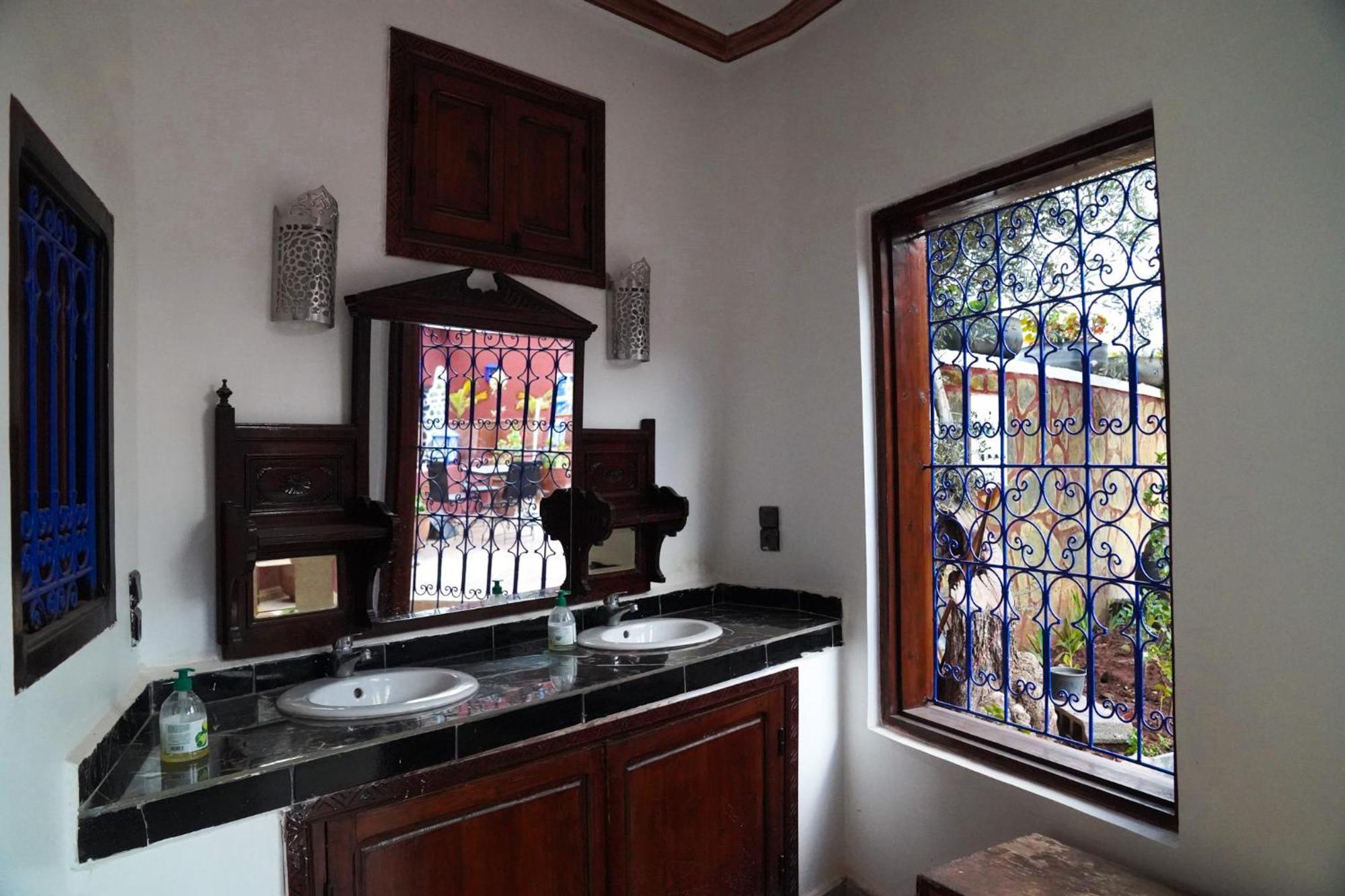 Riad Malak ويرڭان المظهر الخارجي الصورة